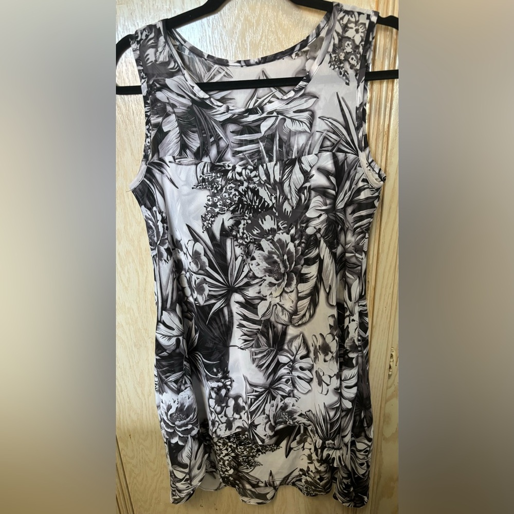Robbie Bee Monochrome Floral Tropical‎ Layered Dress